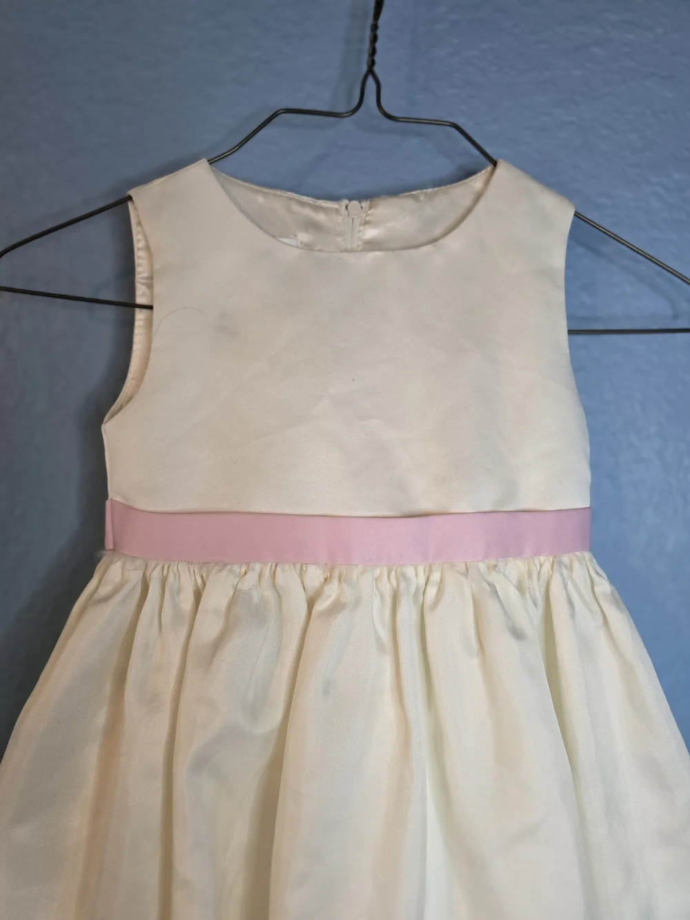 Cinderella Brand Cream Formal Dress with Pink Waistband Sz 4/4T